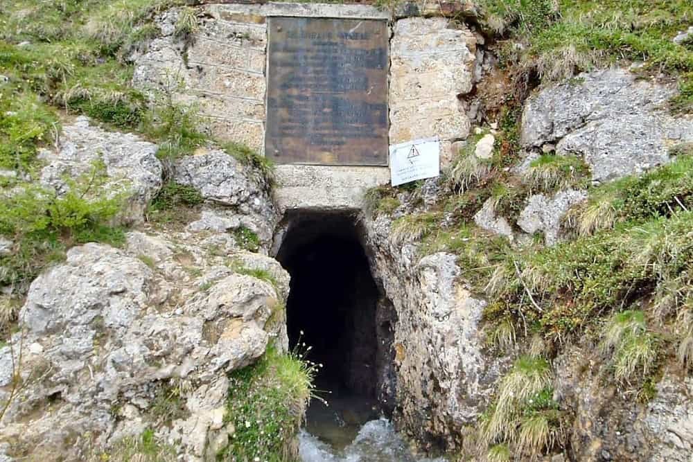 Pertus Ralefatane Pertus di Colombano Romean
